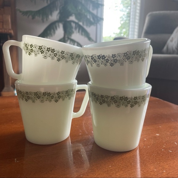 Vintage Pyrex Spring Blossom Mugs - Set of 4 - Picture 3 of 4